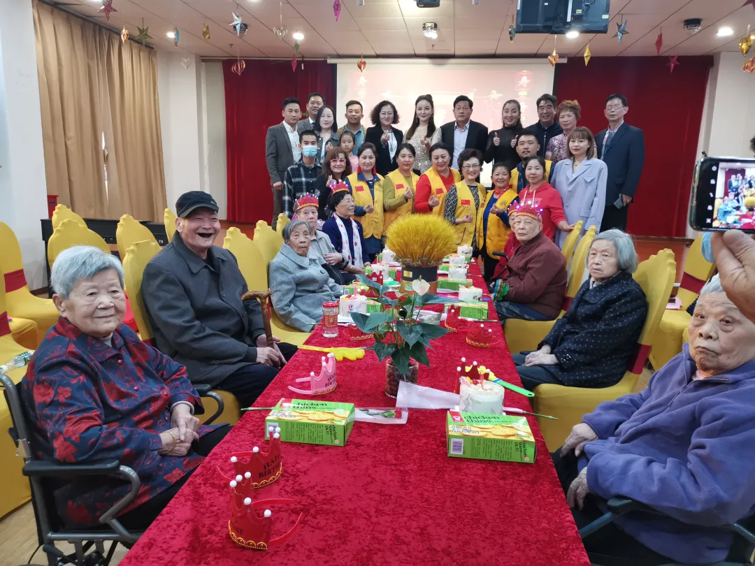 热烈庆祝吉阳红敬老院十月寿星生日会圆满成功
