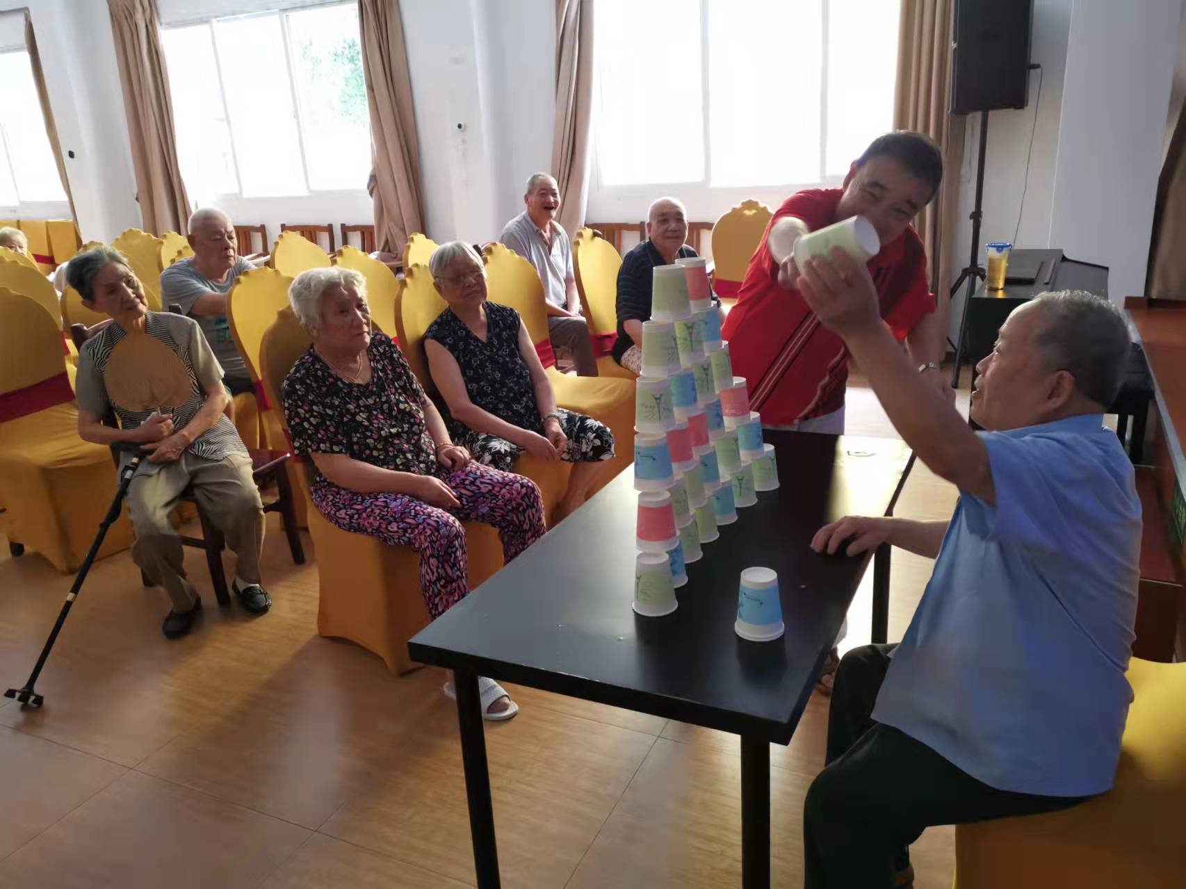 娱乐游戏-叠纸杯