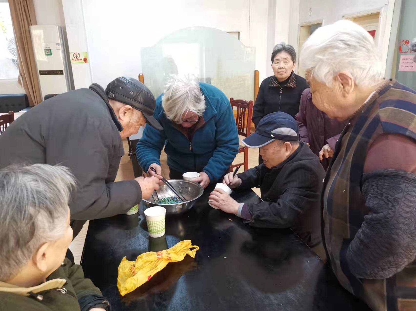 娱乐游戏-夹弹珠